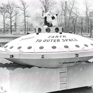 Fantastische jaren 1950 kerstman kerstman in zijn vliegende schotel parade float winterzonnewende vakantie seizoen 5 x 7 wenskaart