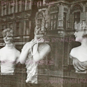 Fotografia surreal da década de 1920 de uma exposição de manequins femininos na vitrine de uma loja em Berlim, cartão comemorativo 5x7