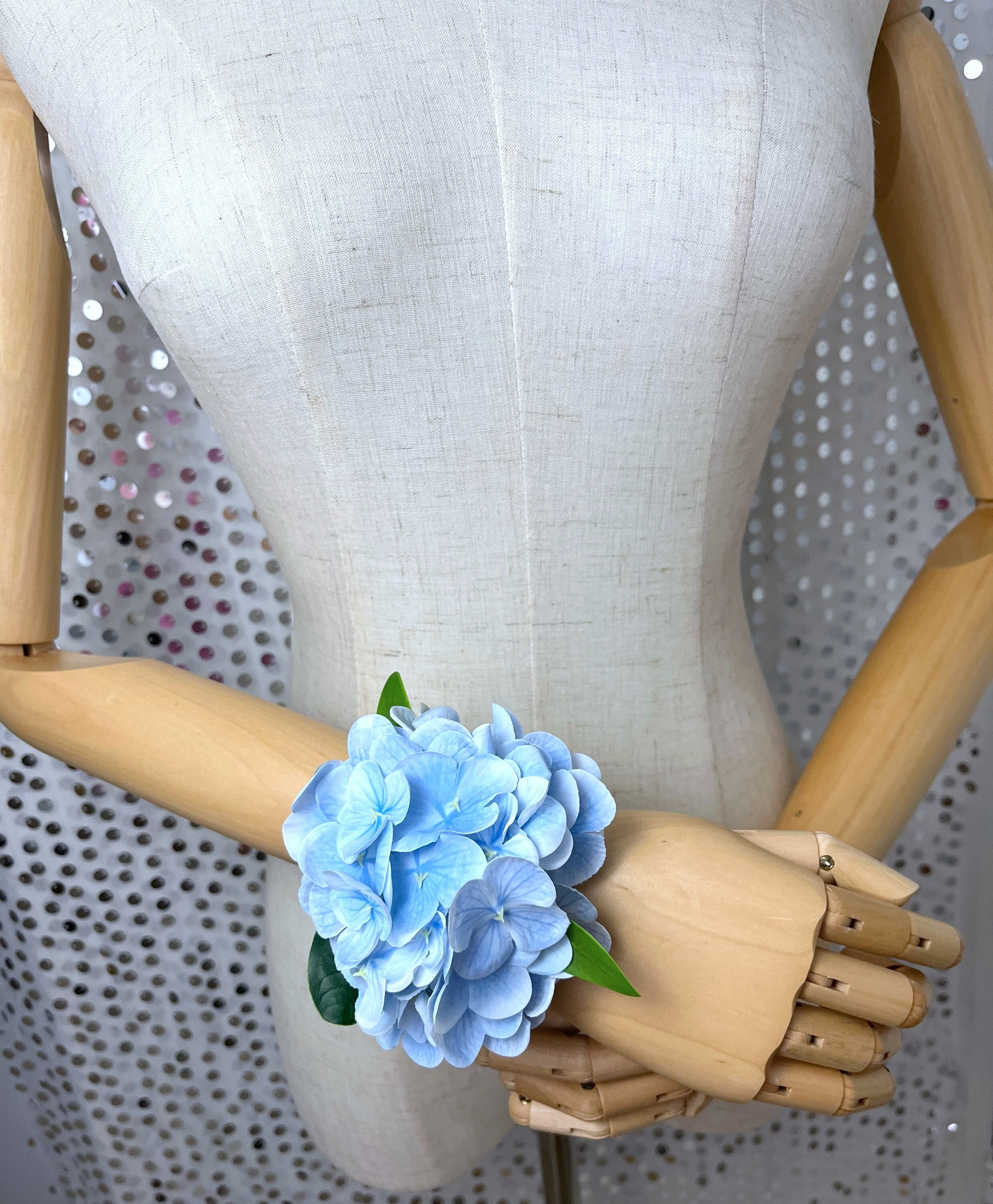 Image of Hydrangea corsage with single large flower
