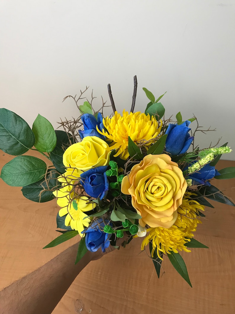 Rustic wedding bouquet for the Bridal artificial flowers bouquet for wedding. ramo xv yellow and hot blue wedding Bouquet