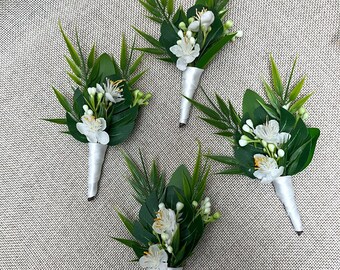 Monstera tropical Boutonniere, Beach Boutonniere, Palm Boutonniere, Island Boutonniere, Tropical Greenery Boutonniere, Baby’s Breath Forest