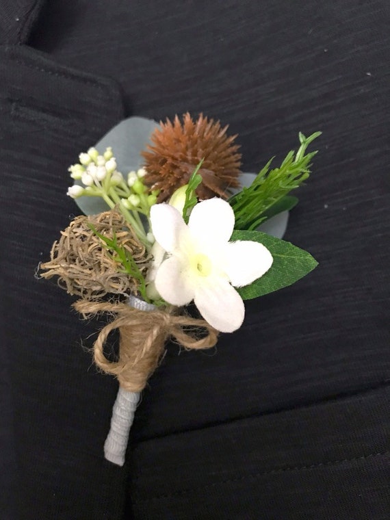 Rustic wedding boutonniere bunny tail dry flowers buttonholes Fall berries autumn blossom groomsmen flower pin groom Usher Officiant Father