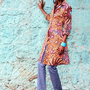 Vestido camisero con estampado de cera africana - Vestido camisero de algodón entallado y acampanado