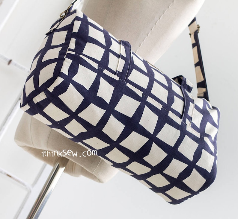 Wzór do szycia torby podróżnej Courtney Duffle Bag w formacie PDF, mała torba w kształcie beczki zdjęcie 3