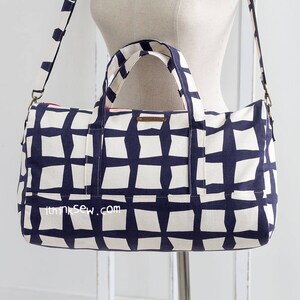 Wzór do szycia torby podróżnej Courtney Duffle Bag w formacie PDF, mała torba w kształcie beczki zdjęcie 2