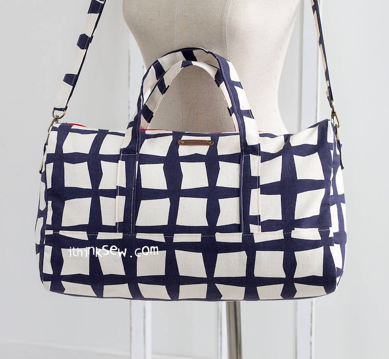 Wzór do szycia torby podróżnej Courtney Duffle Bag w formacie PDF, mała torba w kształcie beczki zdjęcie 2