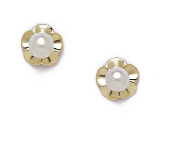 Eny Lee Parker Pearl Flower Studs main image 1