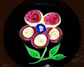 Fermacarte in cristallo Baccarat a forma di fiore, 1970
