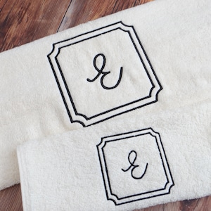 Personalised monogrammed towels  / Second Wedding Anniversary Cotton Gift / Christmas Towels / Mr and Mrs Towels / Matching Towels - Wedding