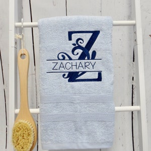 Embroidered Monogrammed Bath Towel: Personalized Name Design