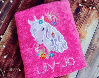 Serviette licorne personnalisée, serviette de bain licorne, serviettes personnalisées licornes, serviettes licornes, serviette de plage licorne