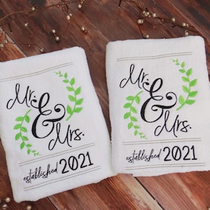 Personalised Wedding Towels - Wedding Towels - Wedding Towel Gift - Anniversary Towel Gift - Second Anniversary Gift - Mr and Mrs Towels