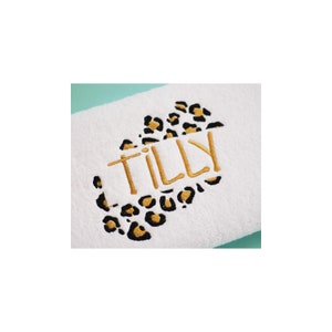 Personalised Girls Towel / Girls Swimming Towel / Kids Personalized  Towels / Flower Girl Gifts  / Leopard Print / Custom Name Towel