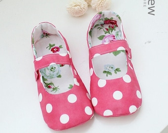 Kasey Girls Mary Jane Sewing Pattern | Toddler Shoe PDF Tutorial | Fabric Slip-On Shoes DIY | 13 Sizes Kids Footwear Pattern | Printable PDF