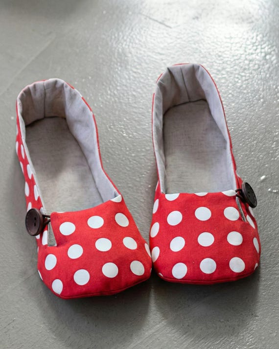 Daphne Women's Slipper Sewing Pattern PDF | Fabric House Shoes Tutorial | DIY Indoor Room Shoes Template | Cozy Footwear | Sizes US 5-10