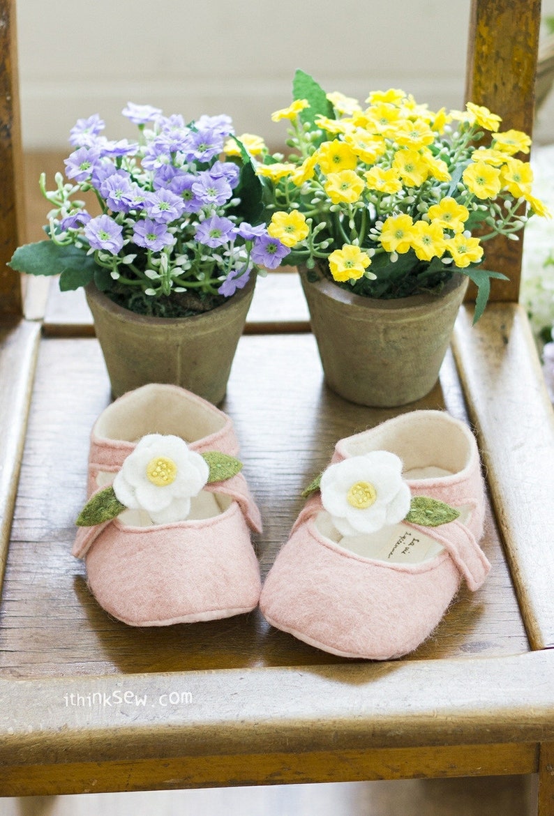 Lilly Baby Mary Janes PDF Sewing Pattern image 2