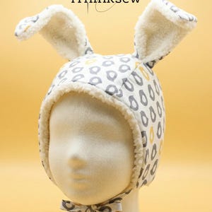 赤ちゃんうさぎの帽子型紙｜幼児用うさぎ耳付き冬用ボンネット（PDF）｜子供向け簡単フリース帽子のDIY｜クラフト好きのためのホリデーギフトテンプレート