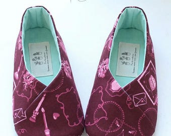Girls Kimono Shoe Sewing Pattern | PDF Slipper Pattern | Beginner Friendly DIY Kids Footwear | US Sizes 5.5 to 4 | Printable Craft Pattern