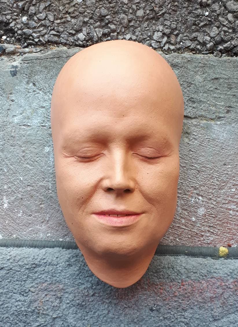 Face cast. Face cast