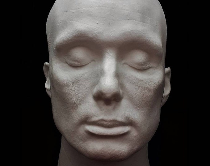 Face cast. Face cast