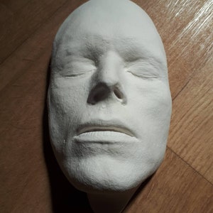 Life Face Cast David Bowie El hombre que cayó a la Tierra 1975 Ojos cerrados imagen 4