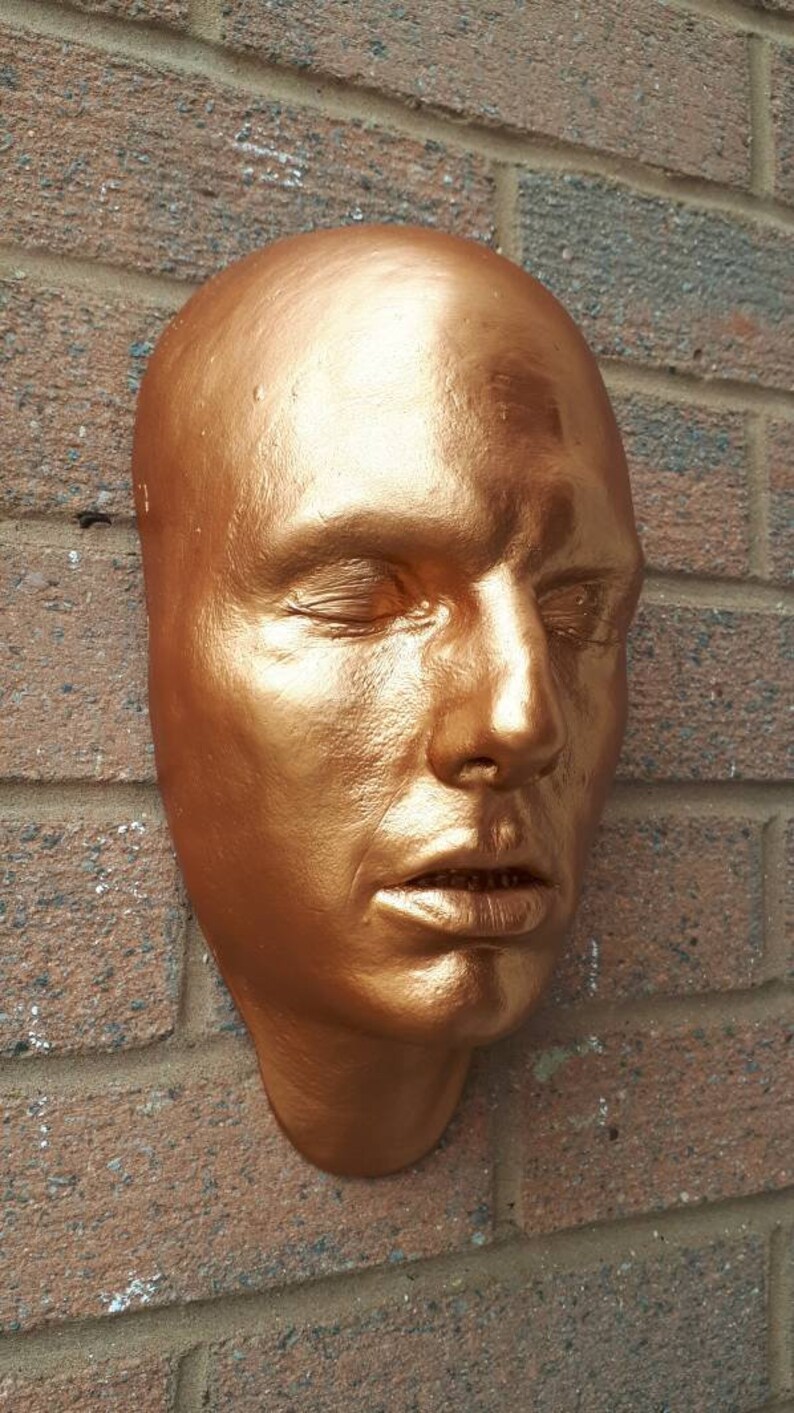 Face cast. Face cast