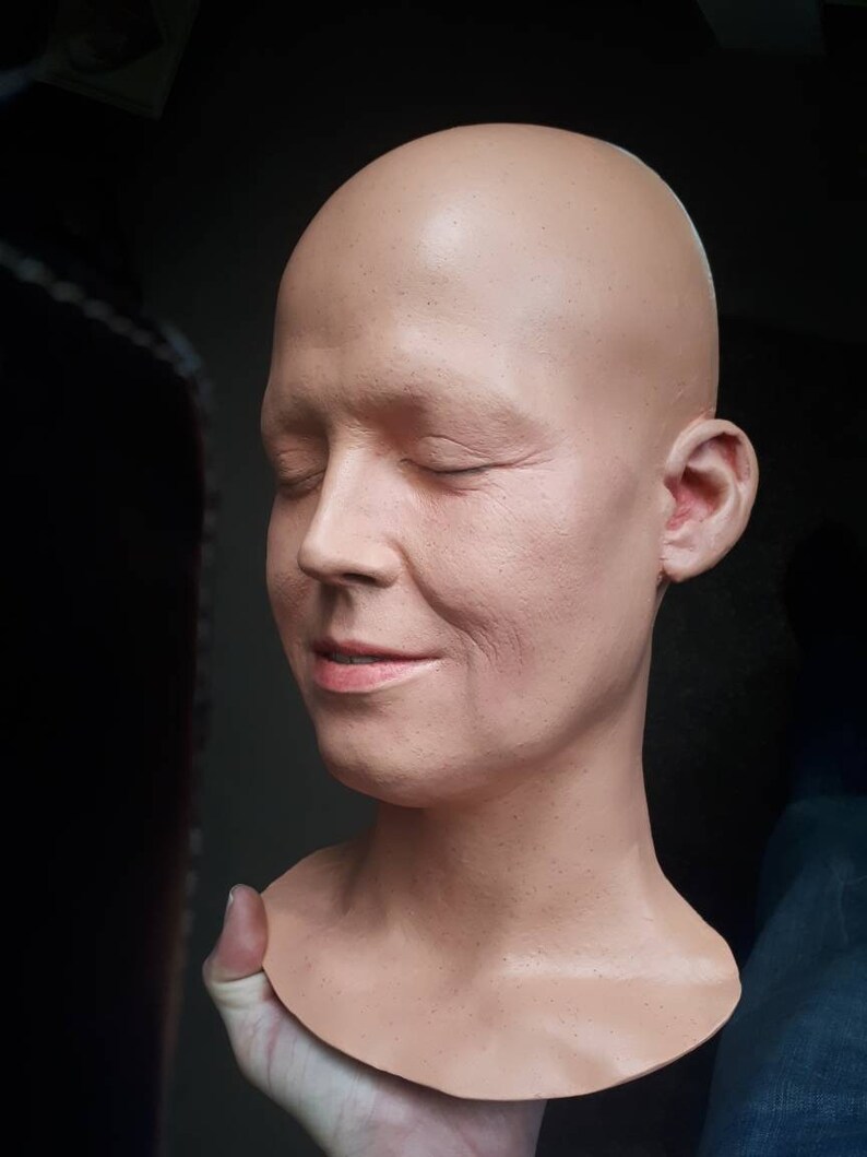 Face cast. Face cast