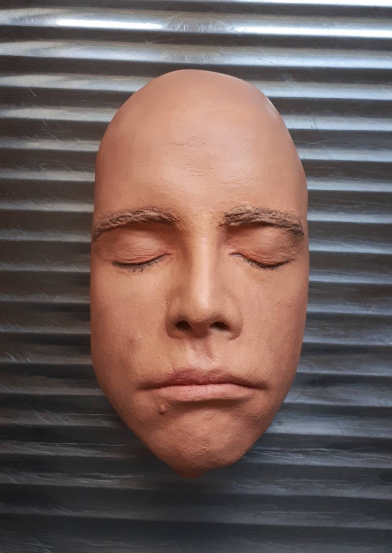 Face cast. Face cast