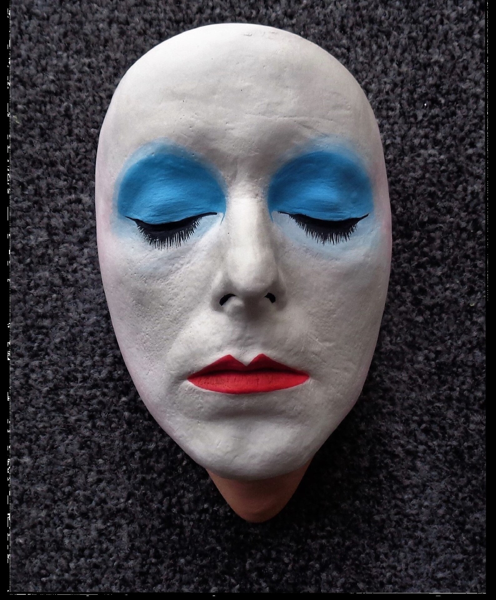 Face cast. Face cast
