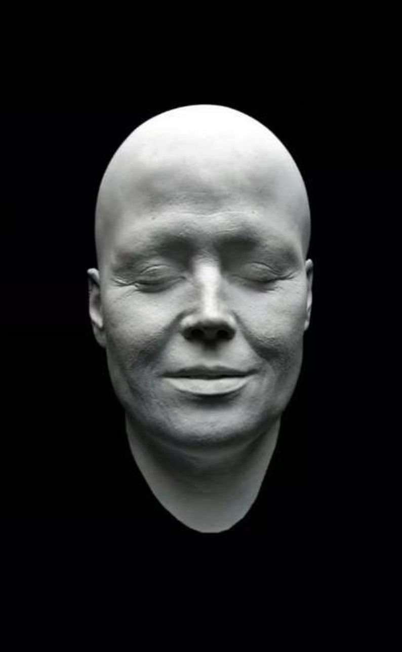 Face cast. Face cast