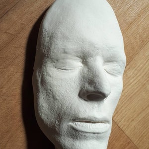 Life Face Cast David Bowie El hombre que cayó a la Tierra 1975 Ojos cerrados imagen 3