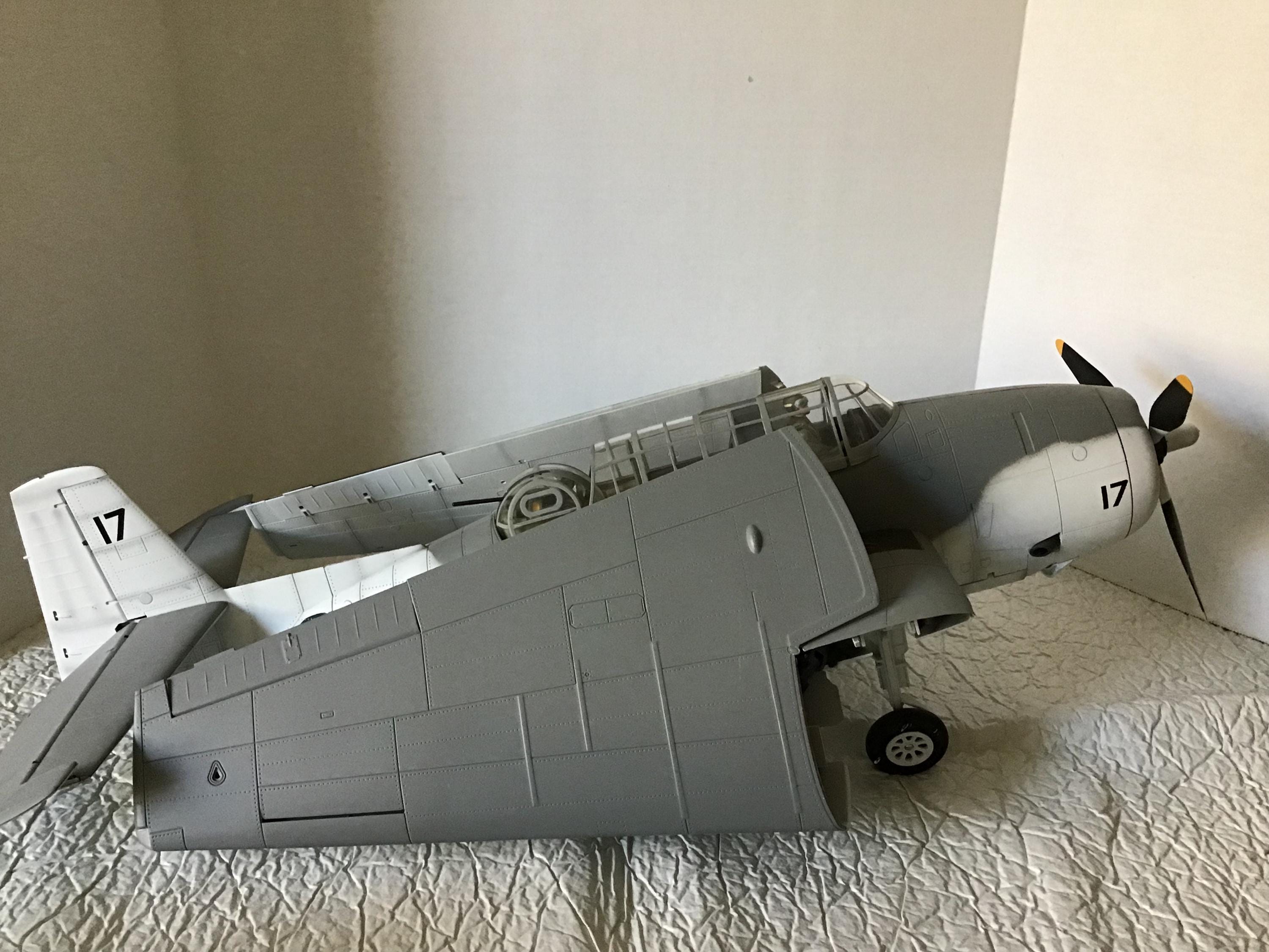 【希少】1/18 TBF-1 AVENGER / アベンジャー 1:18 TBF-1 Avenger (Unboxing and Assembly) - YouTube