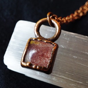 Strawberry Quartz Necklace, Heart Chakra Stone Jewelry, Pink & Red Quartz Crystal Pendant, Ready To Ship Valentine&#39;s Day Gift Necklace