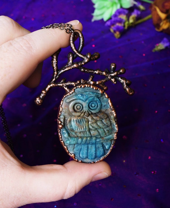 Blue owl necklace deals