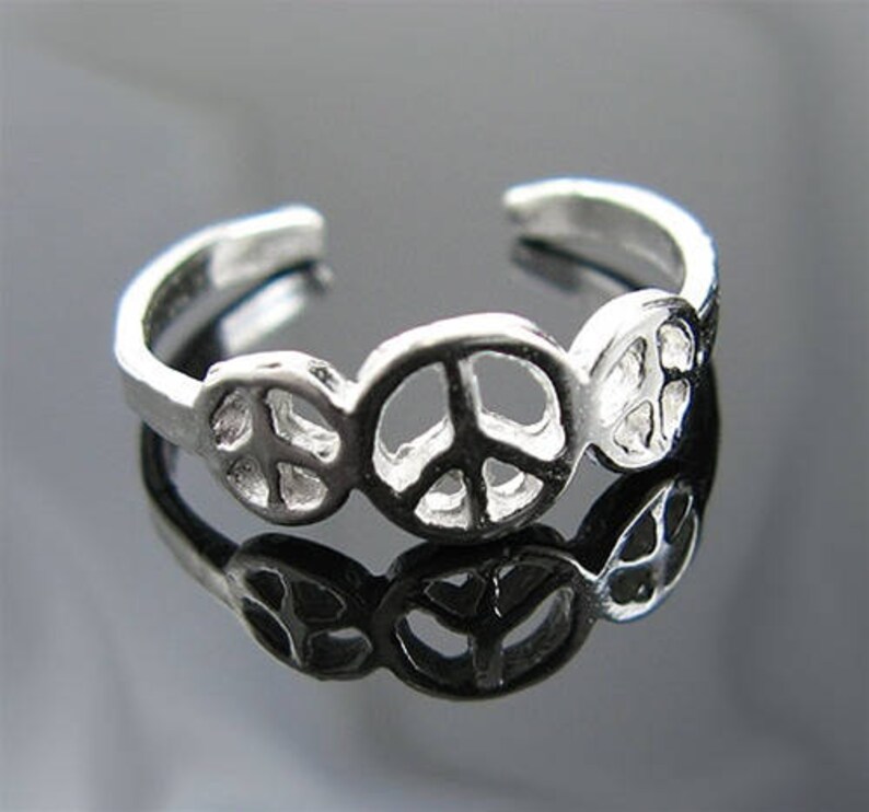 Triple Peace Sign Toe Ring - Genunine .925 Sterling Silver Triple Peace Sign Toe Ring - Genunine .925 Sterling Silver