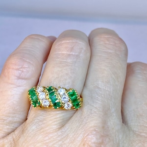 Vintage 18K Yellow Gold Emerald & Diamond Band Ring