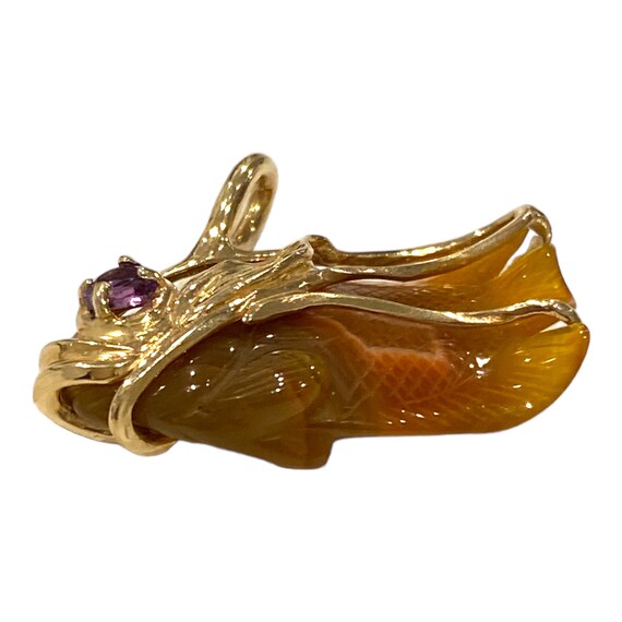 Vintage 14K Gold Carved Agate Fish Pendant - image 2