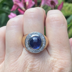 Vintage 18K Gold Sapphire Cabochon and Diamond Ring