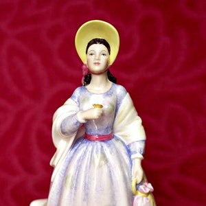 Royal Doulton Porcelain Lady Figurine &#39;Pretty Ladies - Clare&#39;