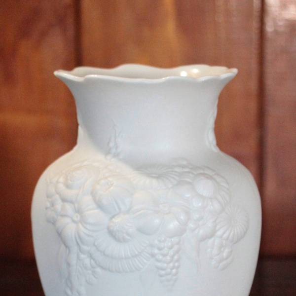 Vintage KAISER White Bisque Porcelain VASE by M Frey