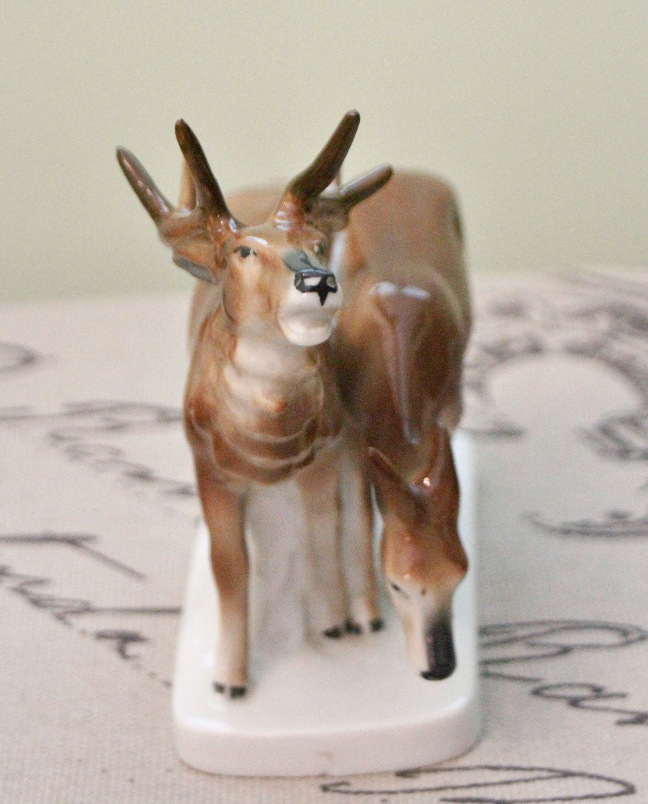 ヴィンテージドイツカールシャイディッヒ磁器鹿の置物 - Etsy 日本