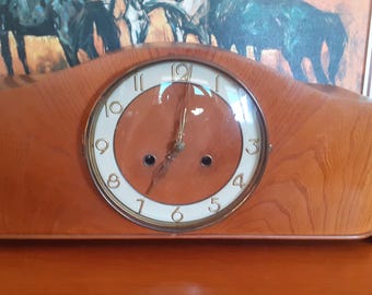 Orologio da camino tedesco d'epoca con suoneria a 8 giorni