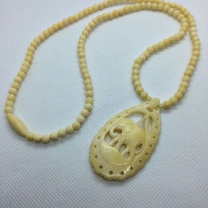 Jewellery -Vintage Hand Carved Bovine Bone Beads Necklace