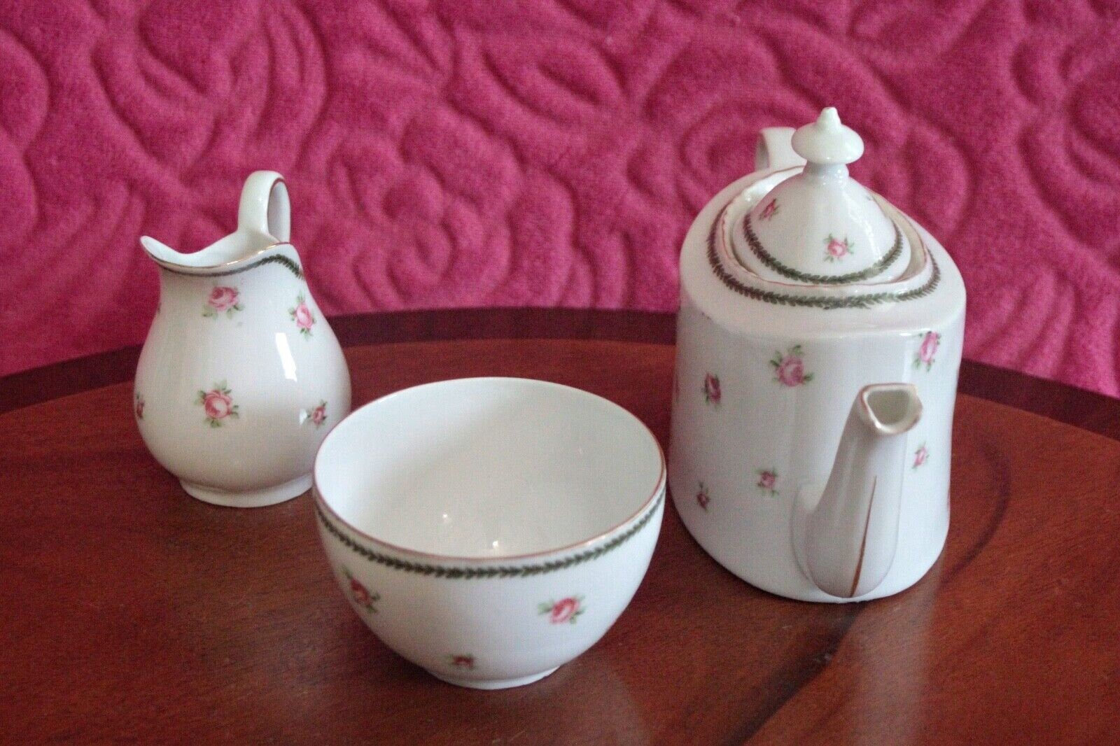 アンティーク オーストリア製「ビクトリア」磁器製ティーポット