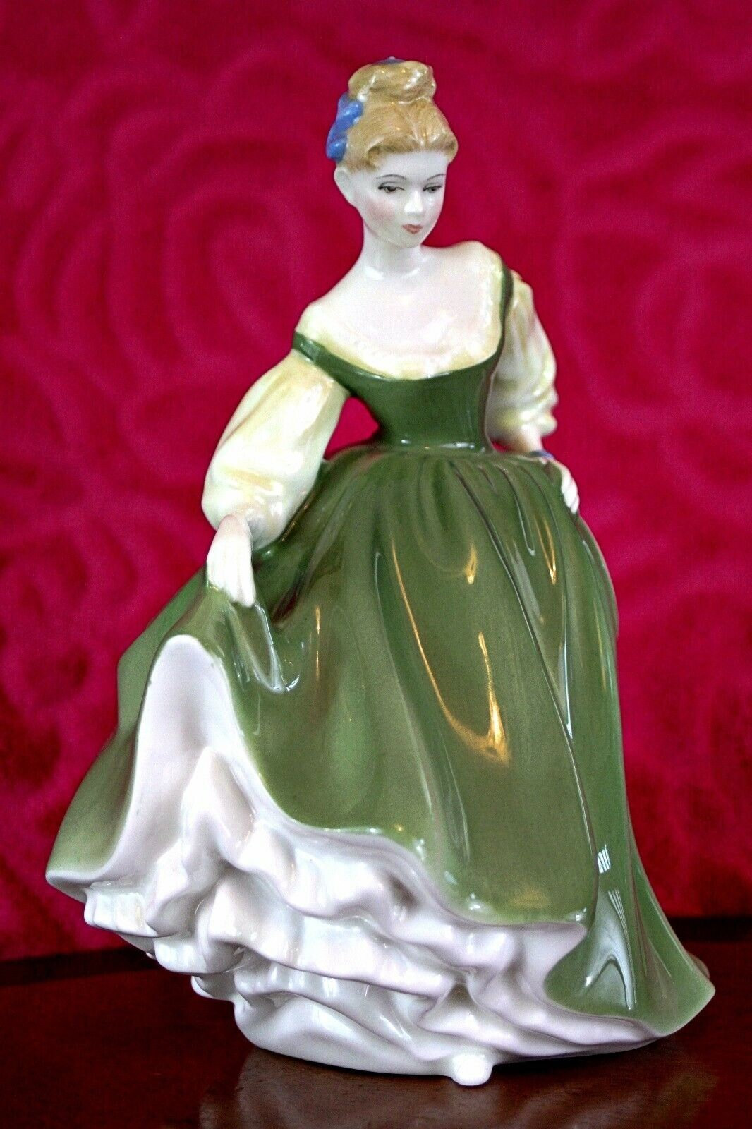 ロイヤルドルトン陶器人形 Fair Lady Vintage Royal Doulton Porcelain Figurine 'fair Lady' - Etsy Canada