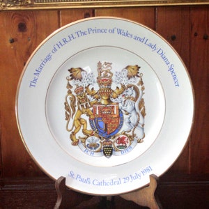 Pride of Britain Royal Marriage Souvenir Plate / The Marriage of HRH The Prince of Wales and Lady Diana Spencer / Wood & Sons England