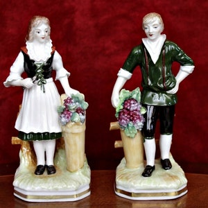 Pair of Antique German &#39;Sitzendorf&#39; Porcelain Figurines &#39;Gardeners&#39;