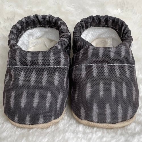 JERICHO- Bio-Baumwolle gefüttert CLAMFEET Babyschuhe mit weichen Sohlen. Kleinkind-Schuhe. Neuer Walker. Baby-Dusche-Geschenk. Neues Schätzchen