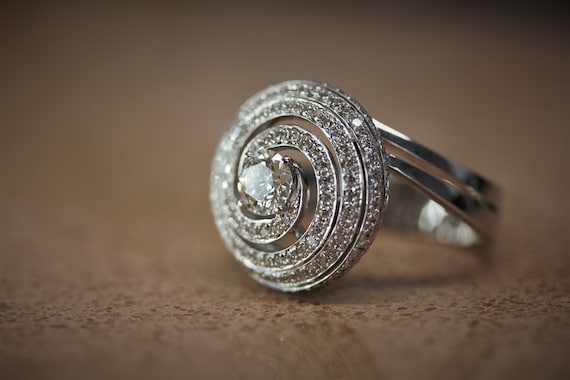 Round American Diamond Cocktail Ring – Putstyle