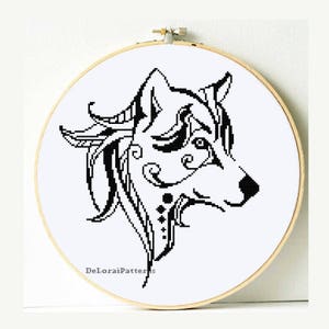 Tribal wolf cross stitch pattern. Wolf wall hanging, wolf decoration, counted cross stitch, Instant PDF pattern, black and white wolf